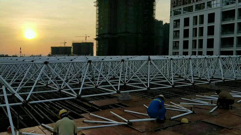 达州螺栓球网架安装现场
